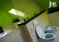 32 łazienka z soczystą zielenią